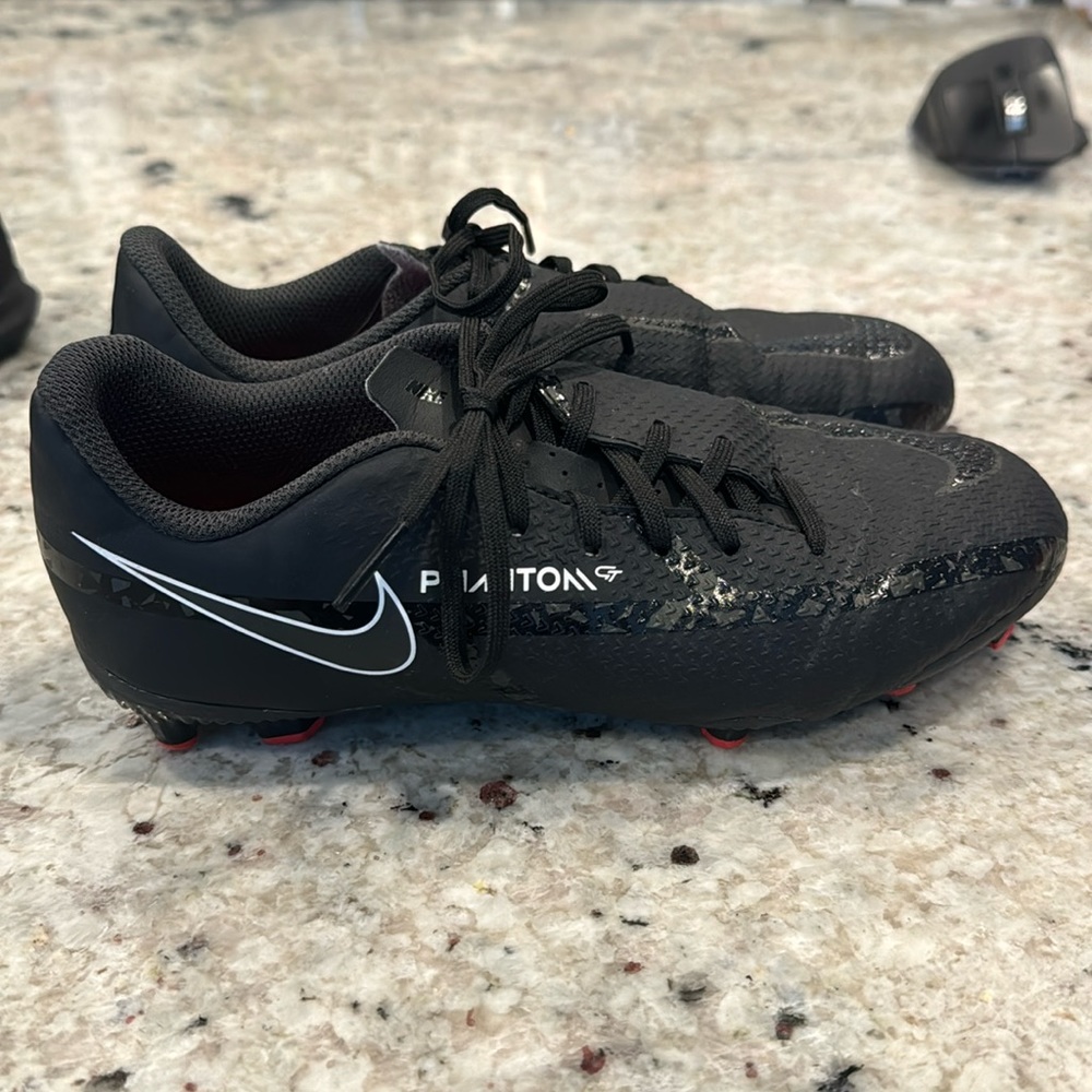 Boys Nike Phantom Soccer cleats